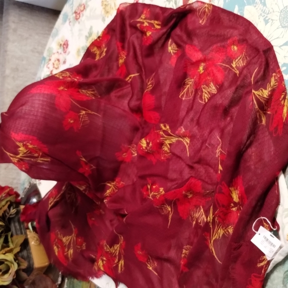 J Crew Scraf - Picture 1 of 8